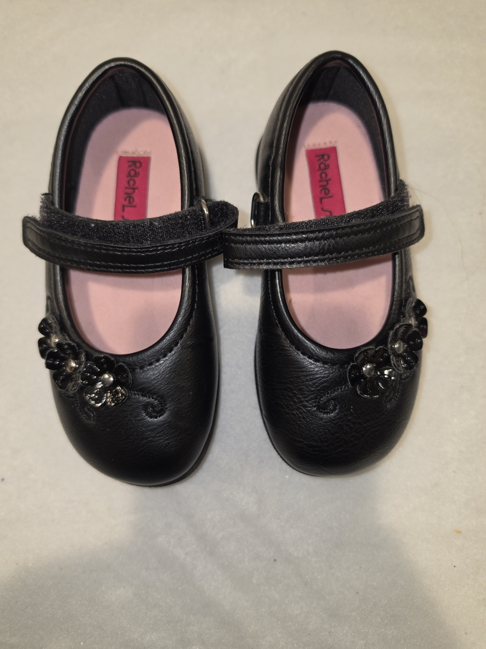 Girls' Black Mary Jane Shoes In Black with Flower Accent